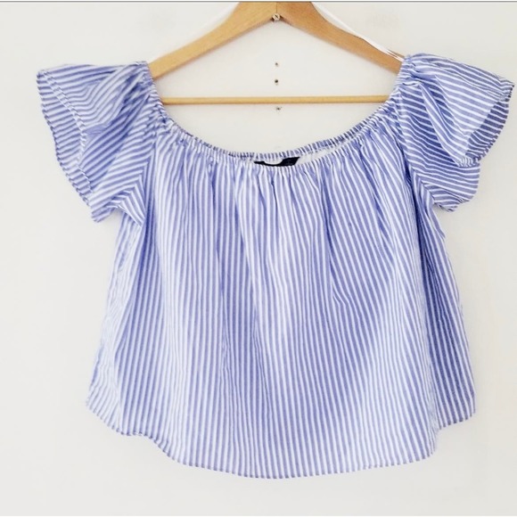 Zara Striped Blue White Off the Shoulder Crop Top Flutter Sleeve Size Small - Picture 2 of 7